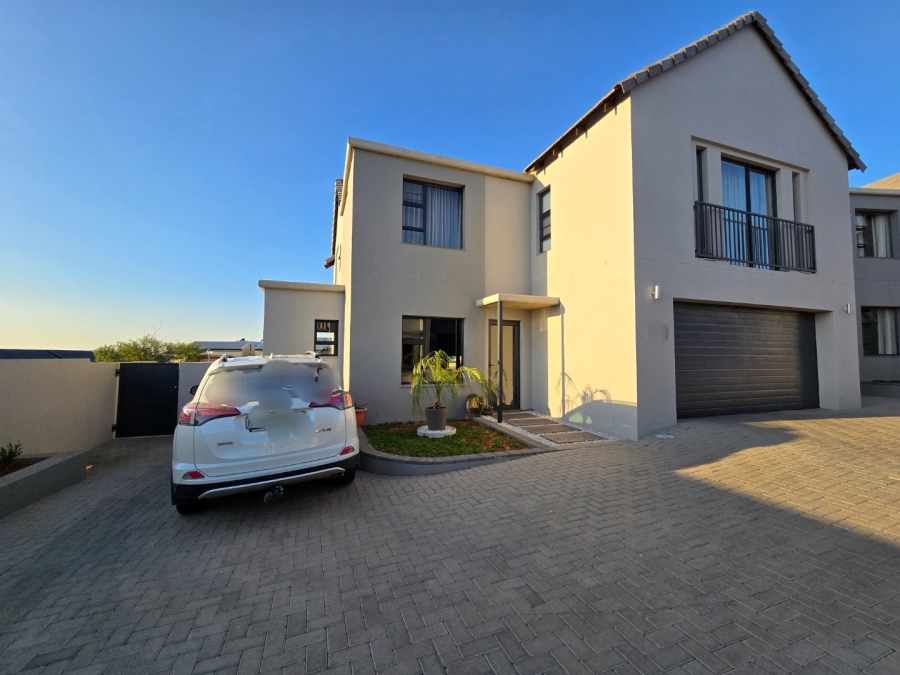 4 Bedroom Property for Sale in Woodland Hills Bergendal Free State